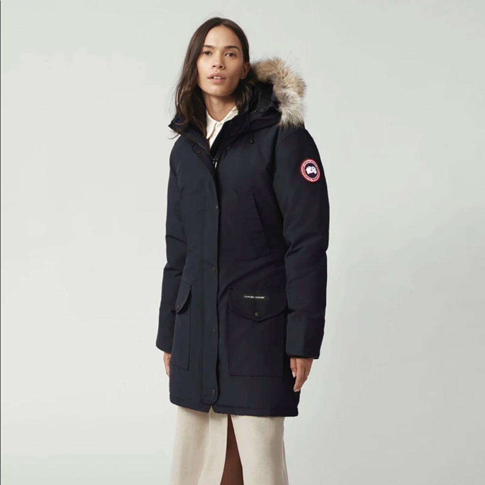 Authentic Navy Canada Goose Jacket Women - Picture 9 of 10